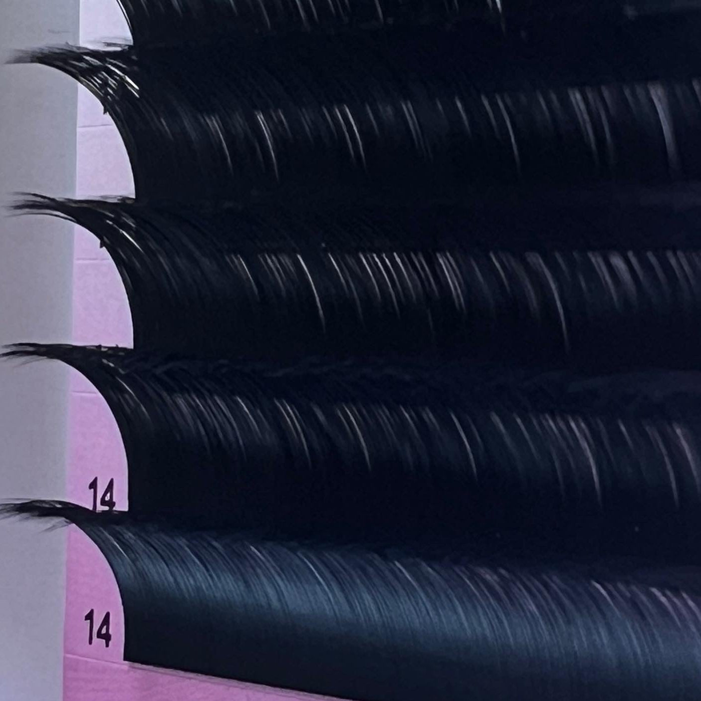 Favorite Signature Classic Cashmere Lash Extension